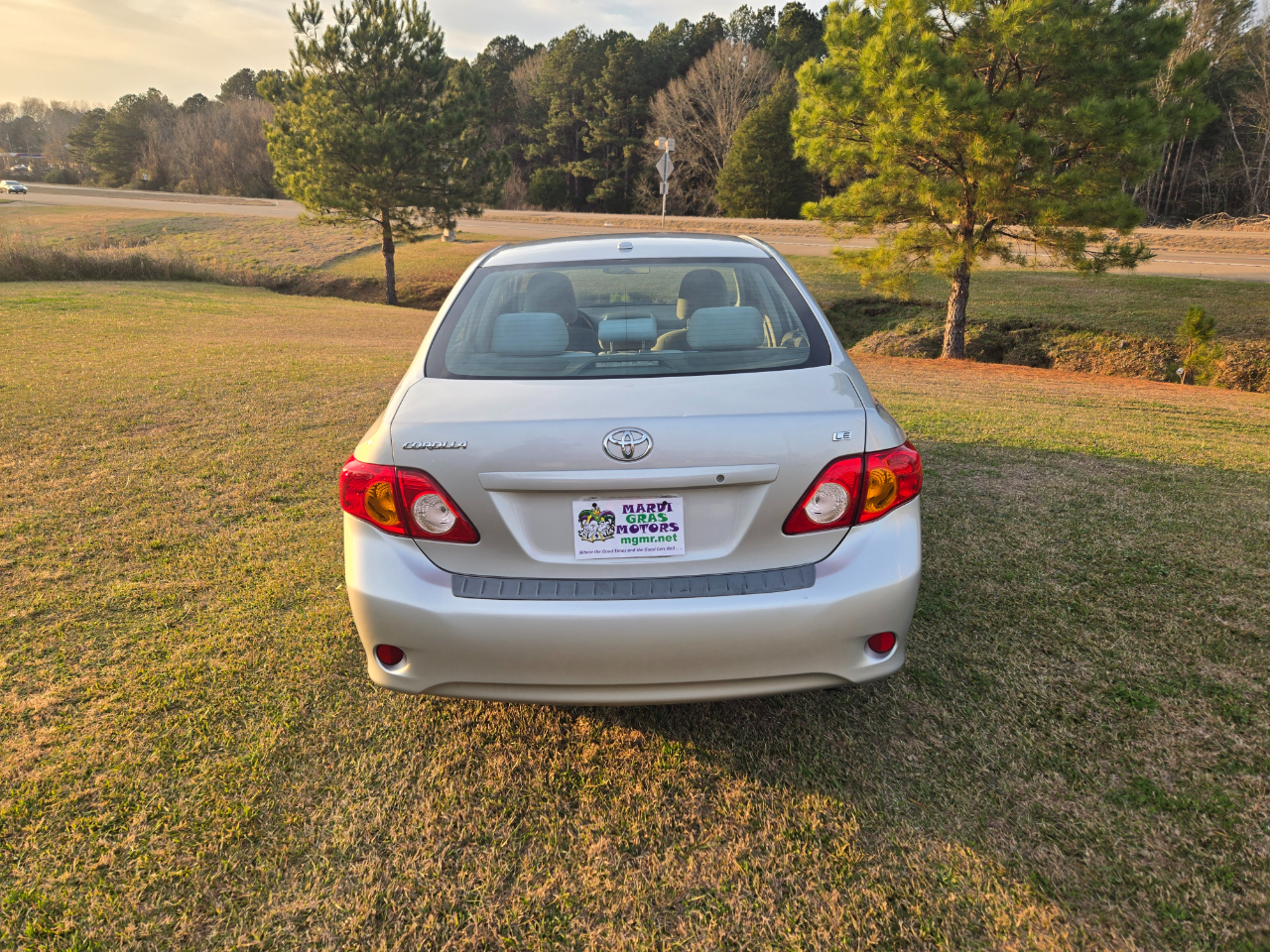 Toyota Corolla LE 2010