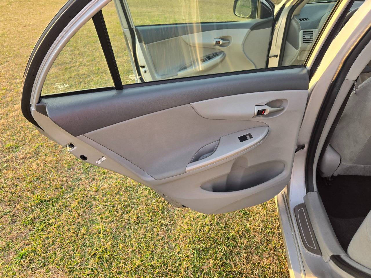 Toyota Corolla LE 2010