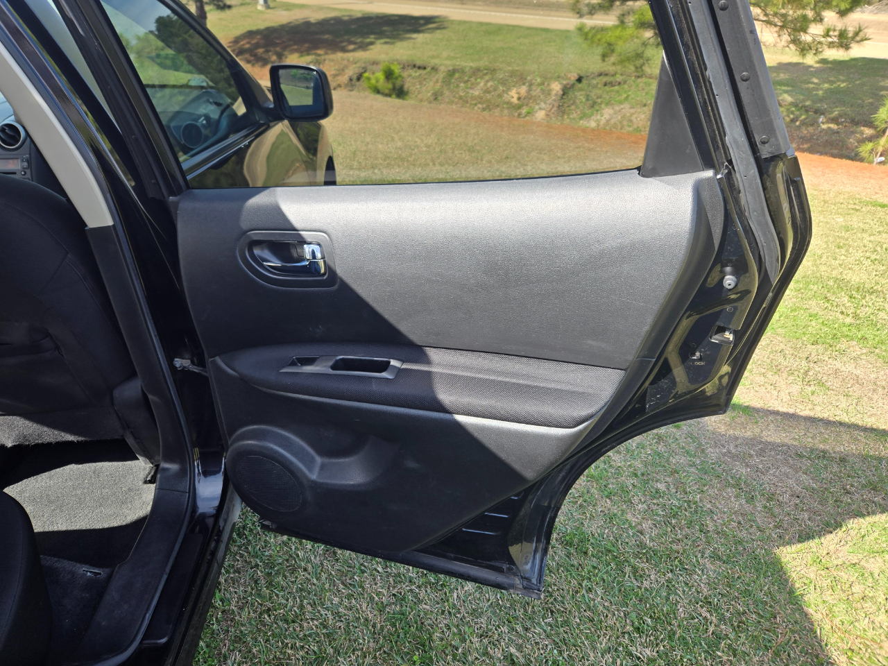 Nissan Rogue S AWD 2010