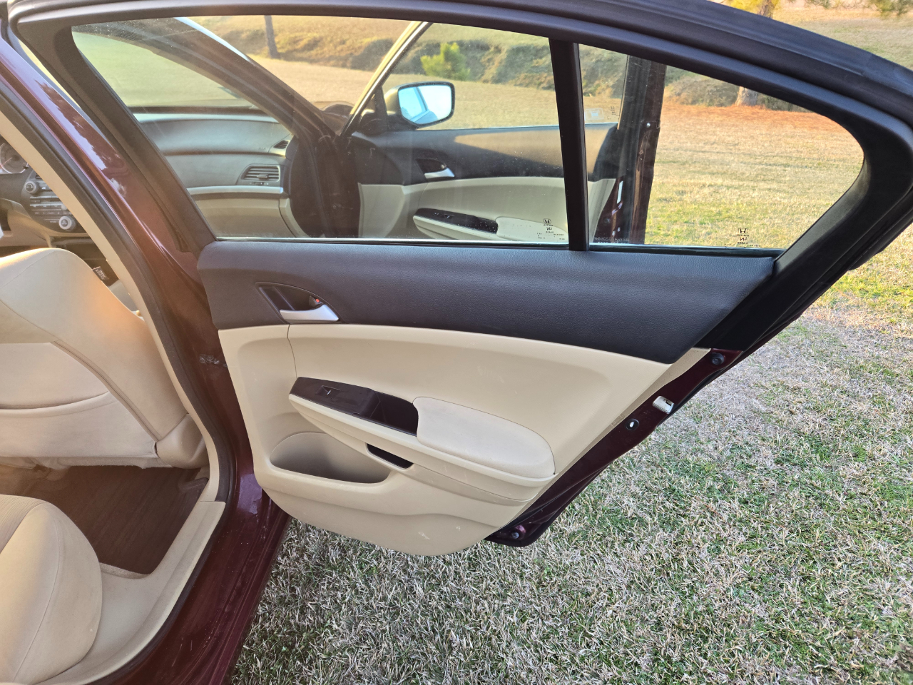 Honda Accord LX-P Sedan AT 2012