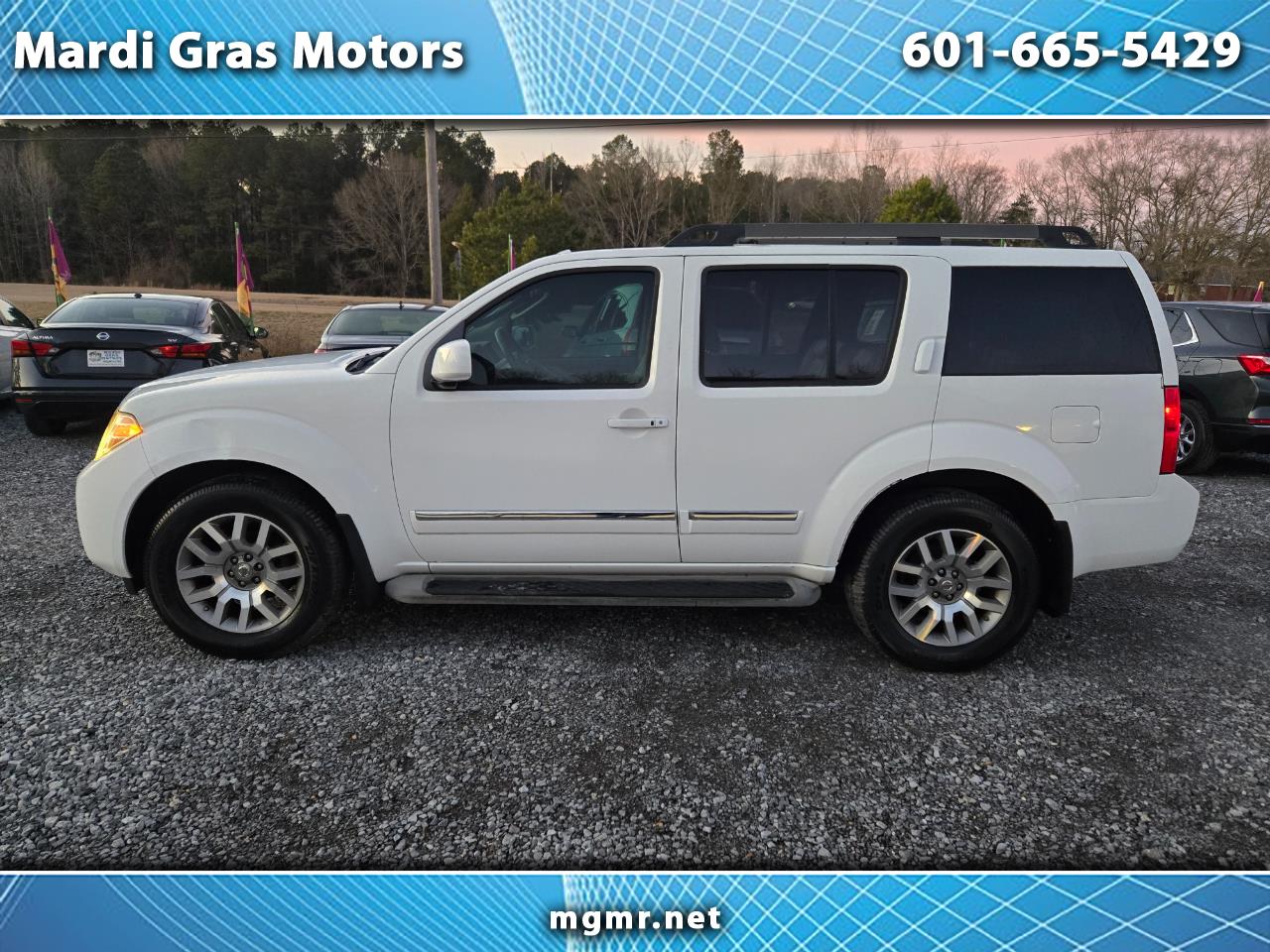 2011 Nissan Pathfinder LE 2WD