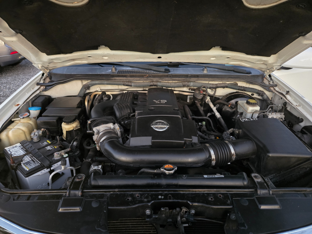 Nissan Pathfinder LE 2WD 2011