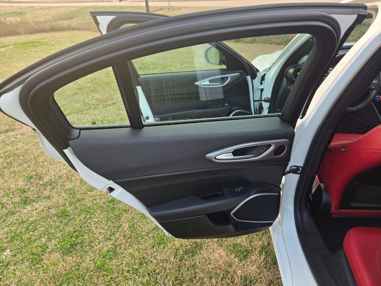 Alfa Romeo Giulia Veloce RWD 2023