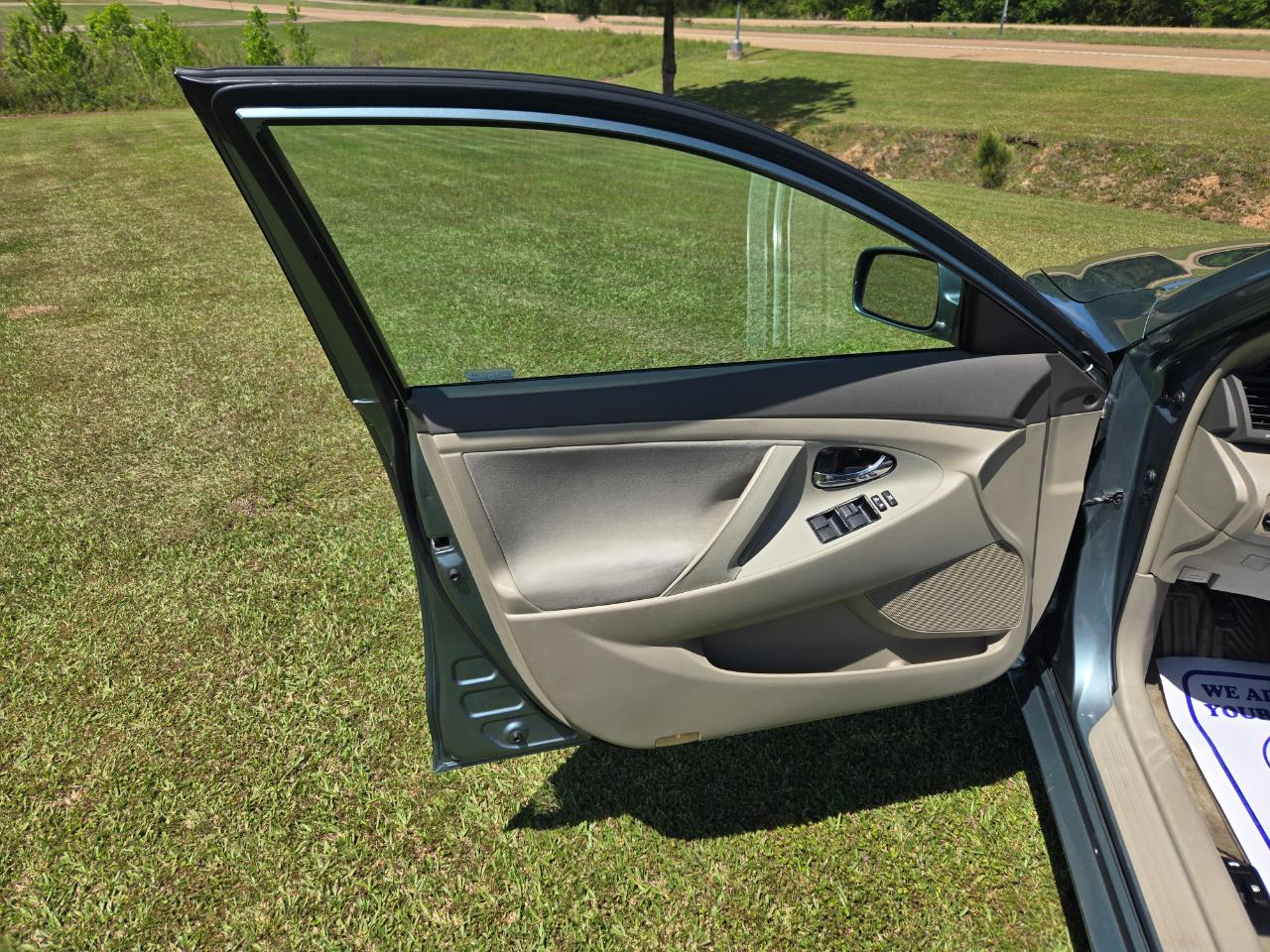 Toyota Camry LE 2009