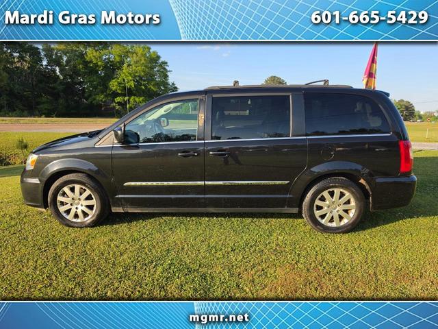 Brilliant Black Crystal Pearlcoat 2016 Chrysler Town & Country Touring FWD Minivan Front-Wheel Drive Automatic