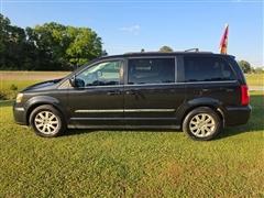 2016 Chrysler Town & Country 