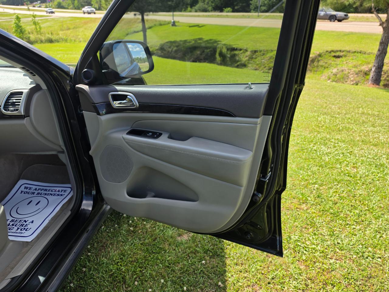 Jeep Grand Cherokee Laredo 2WD 2013