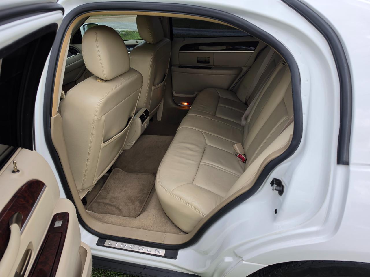 Lincoln Town Car Signature Limited 2009