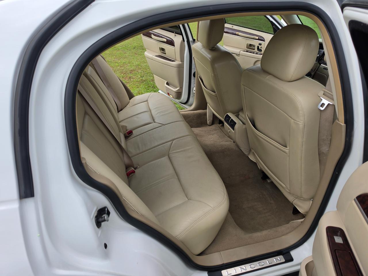 Lincoln Town Car Signature Limited 2009