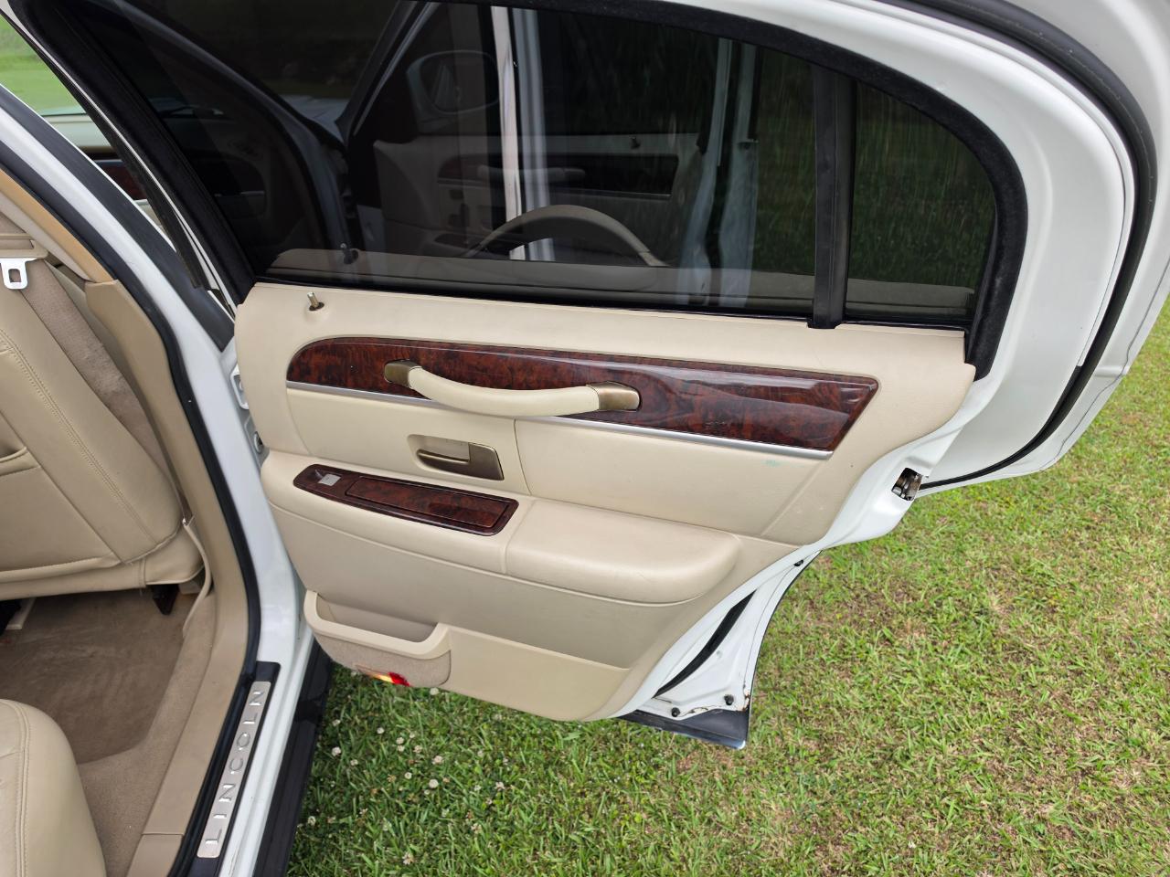 Lincoln Town Car Signature Limited 2009