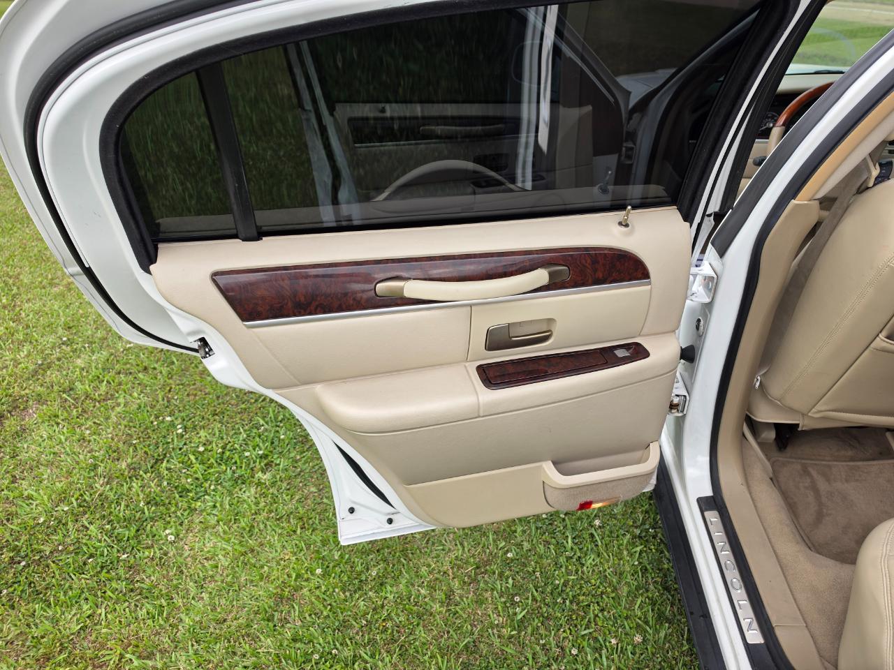 Lincoln Town Car Signature Limited 2009