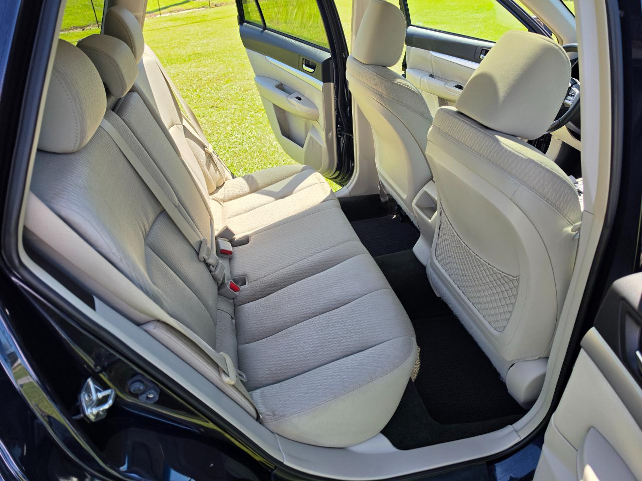 Subaru Outback 2.5i Premium 2012