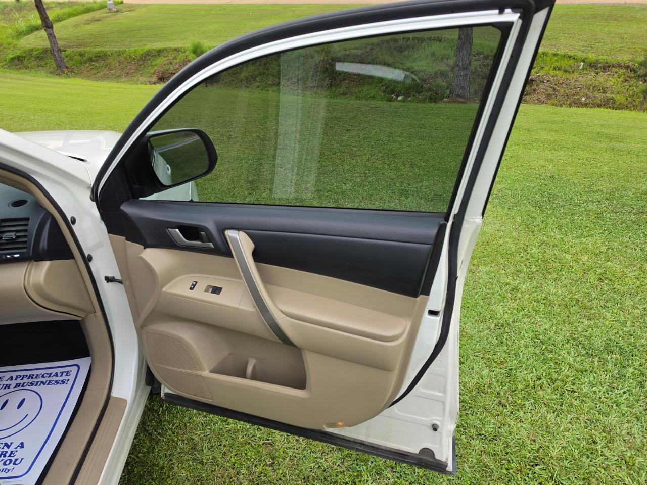 Toyota Highlander SE FWD V6 2013