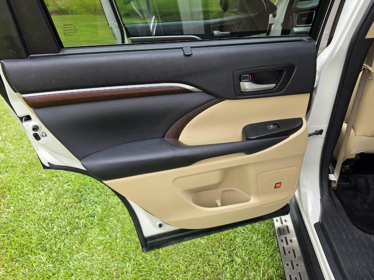 Toyota Highlander Limited FWD V6 2014