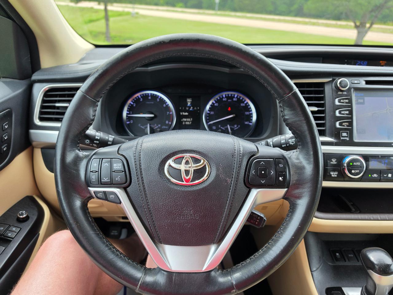 Toyota Highlander Limited FWD V6 2014