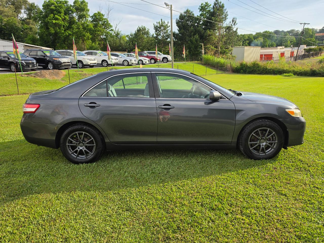 Toyota Camry Base 6-Spd AT 2011