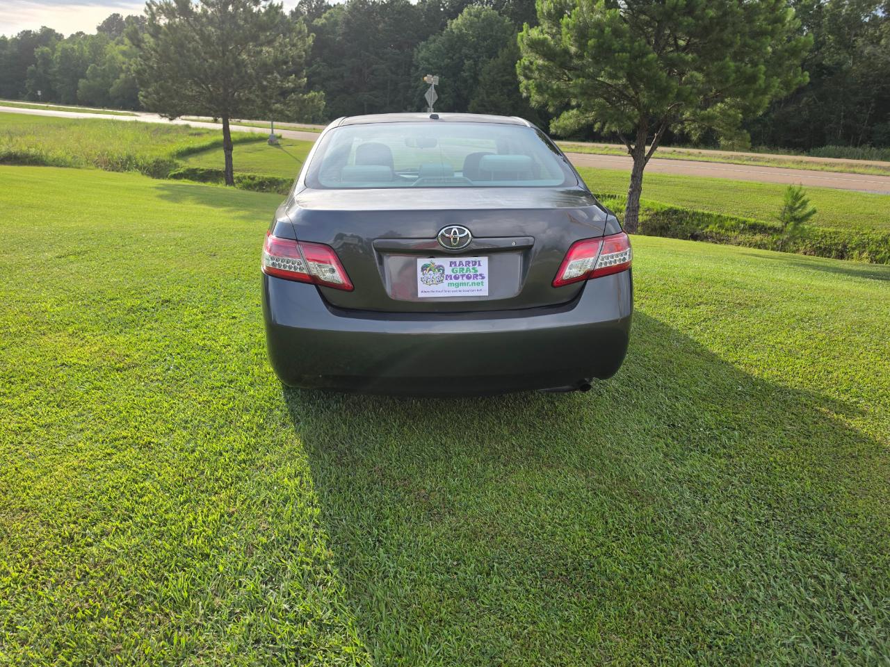 Toyota Camry Base 6-Spd AT 2011