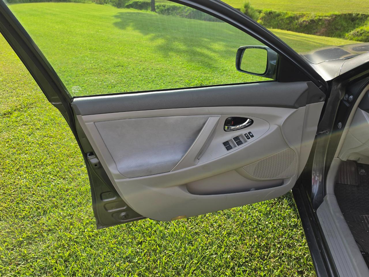 Toyota Camry Base 6-Spd AT 2011