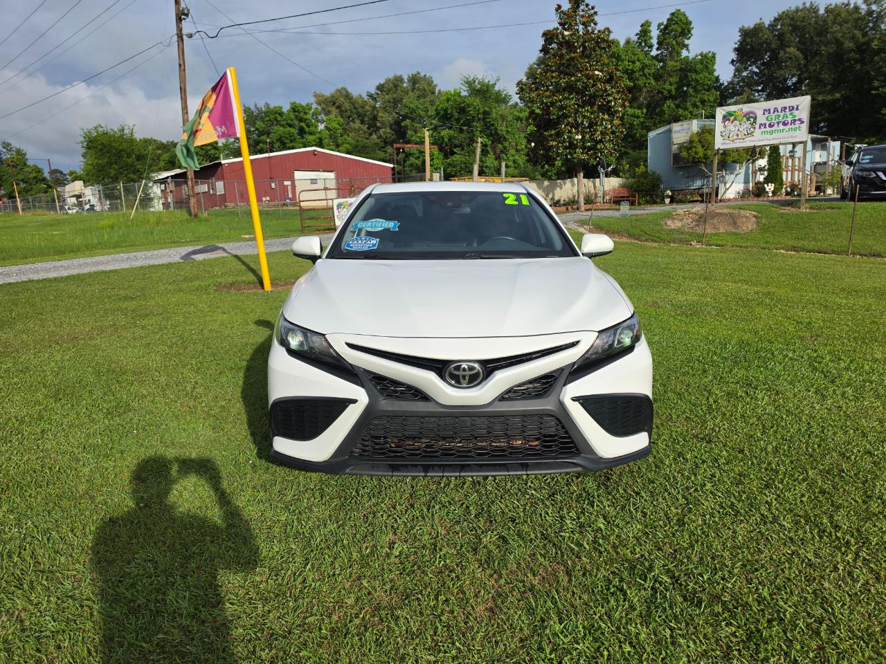 Toyota Camry SE 2021