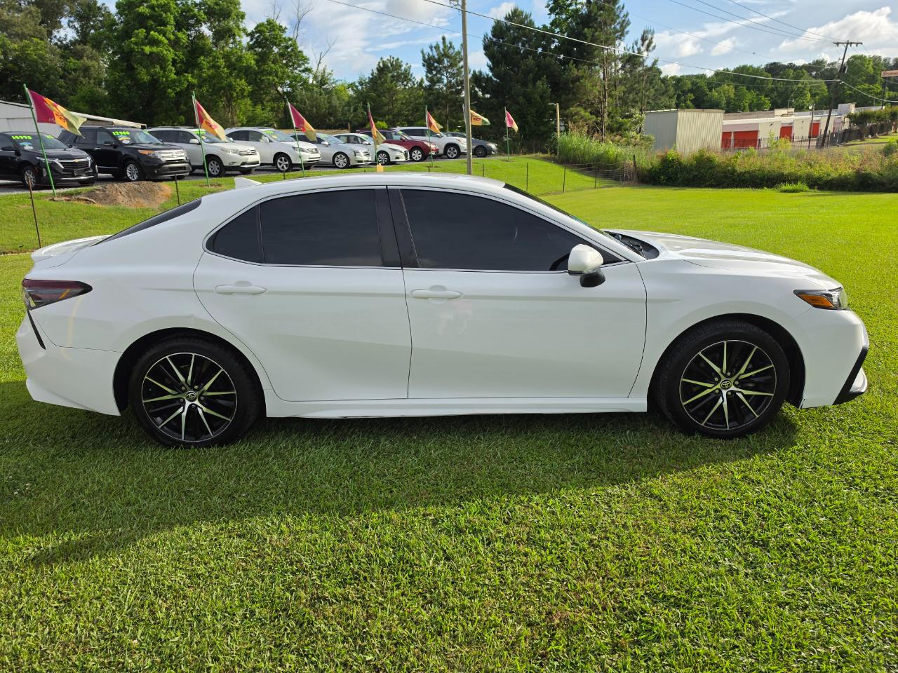 Toyota Camry SE 2021