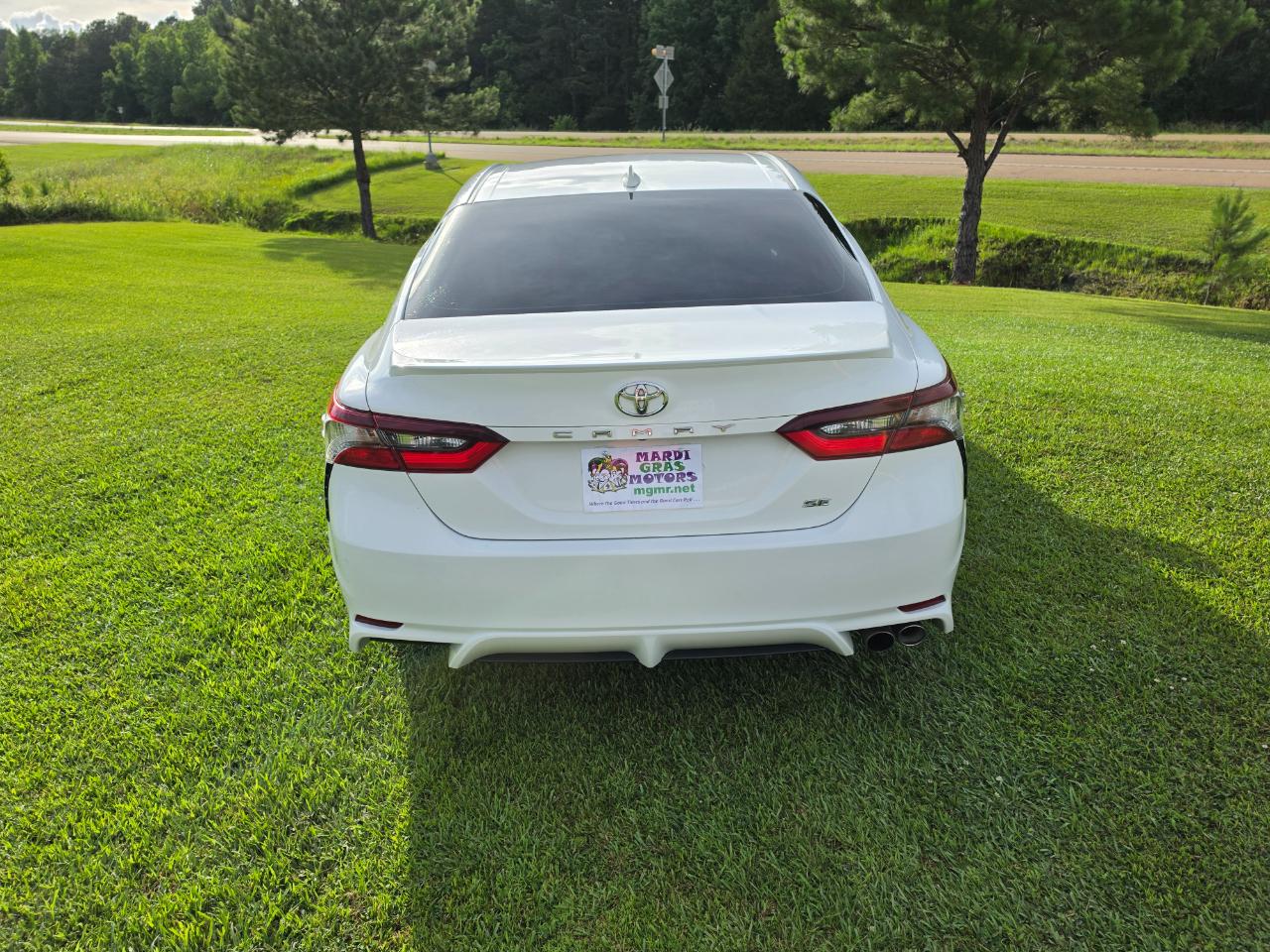 Toyota Camry SE 2021