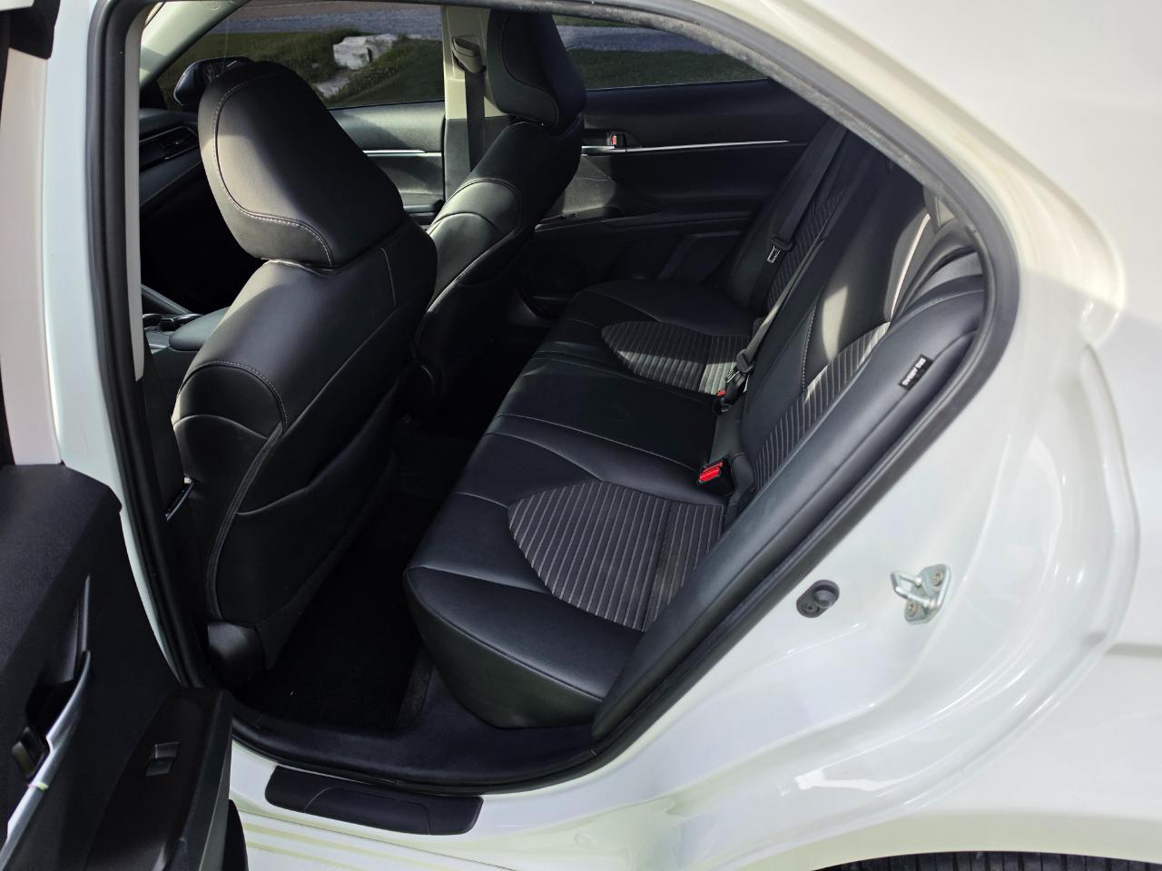 Toyota Camry SE 2021