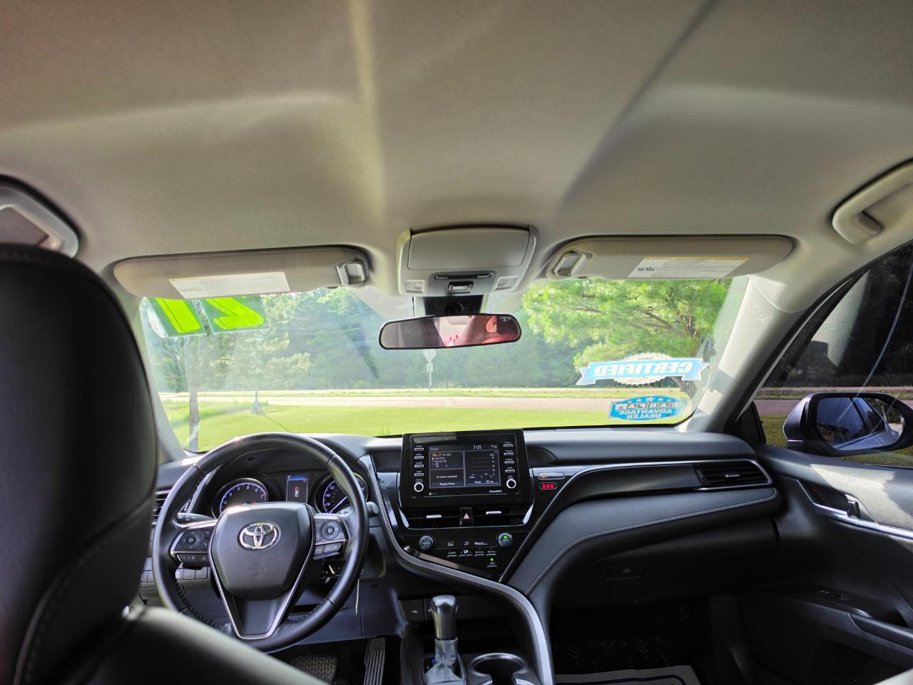 Toyota Camry SE 2021