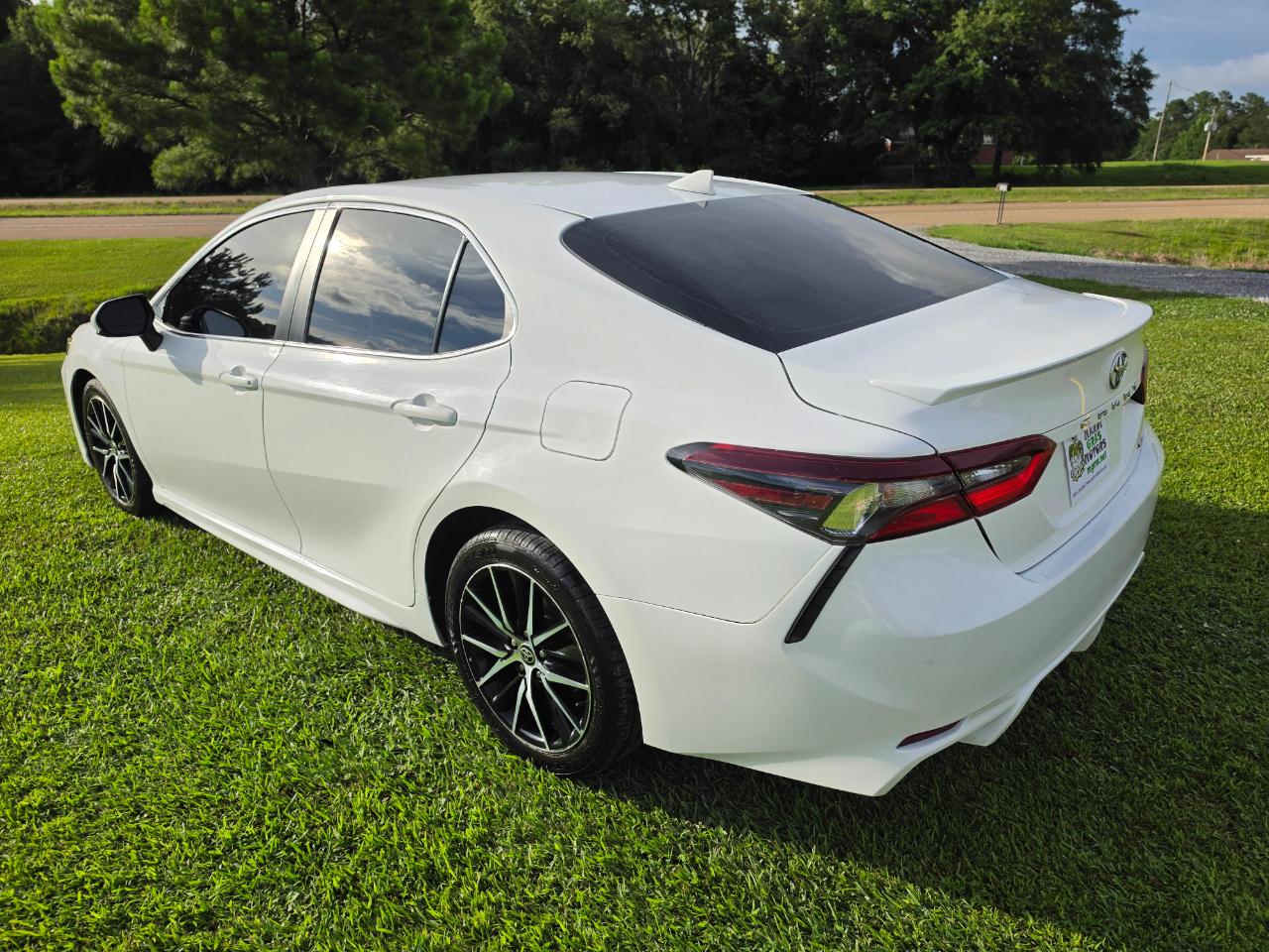 Toyota Camry SE 2021
