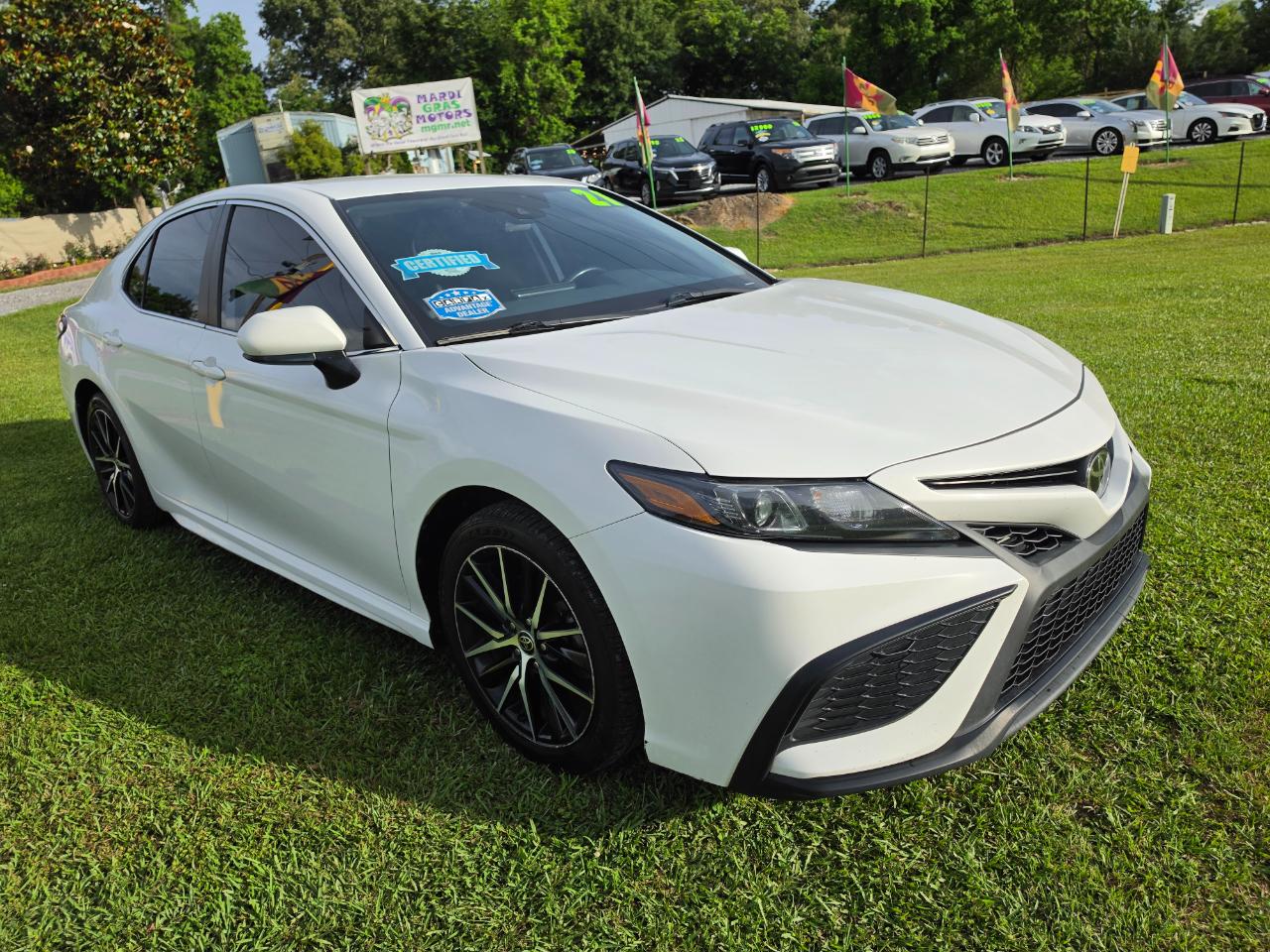 Toyota Camry SE 2021