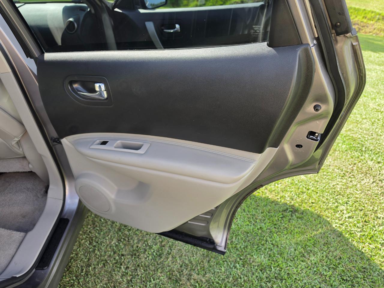 Nissan Rogue SL 2011
