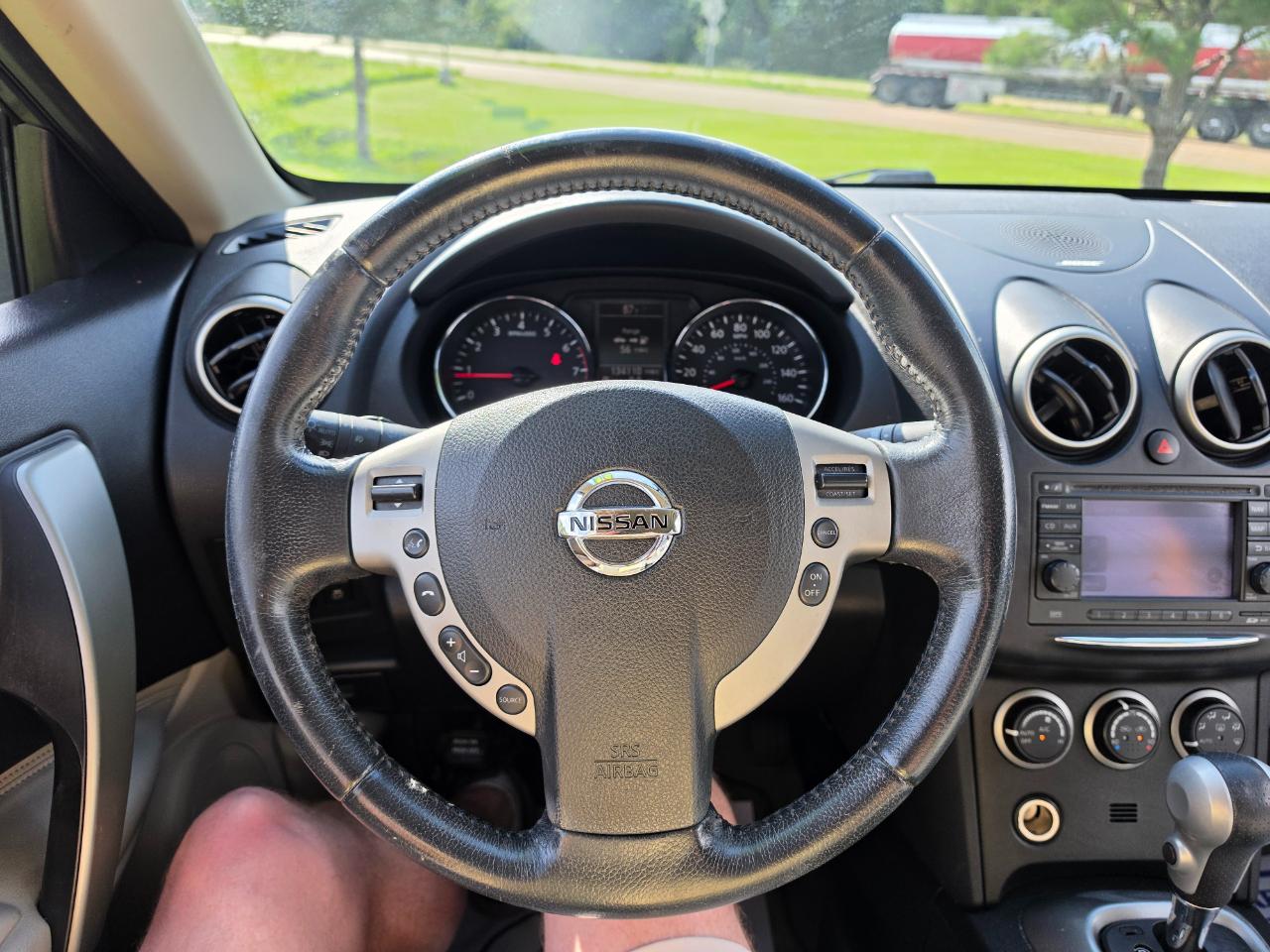 Nissan Rogue SL 2011