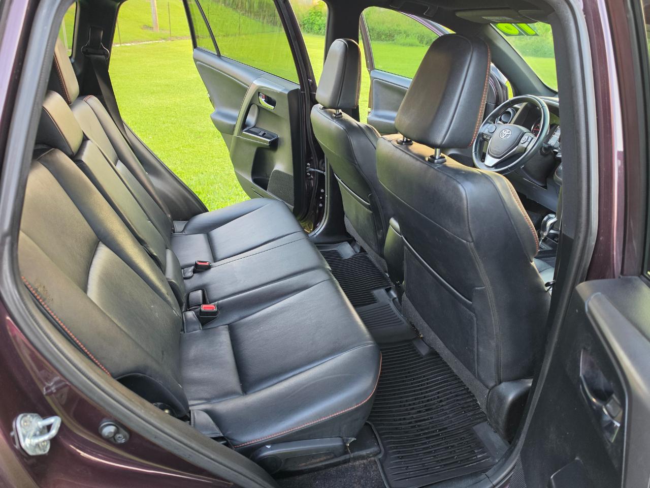 Toyota RAV4 SE 4WD 2016