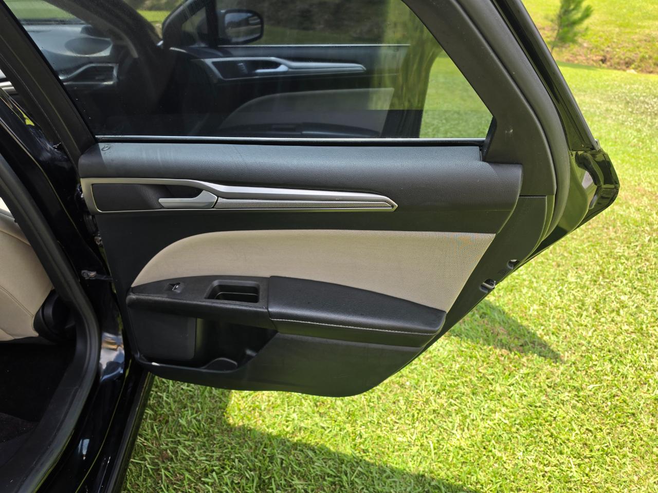 Ford Fusion S 2017