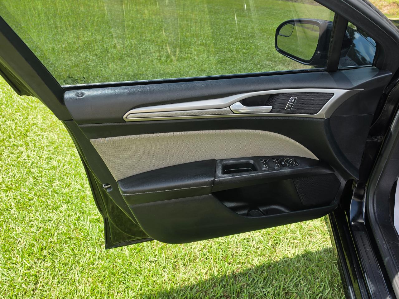 Ford Fusion S 2017