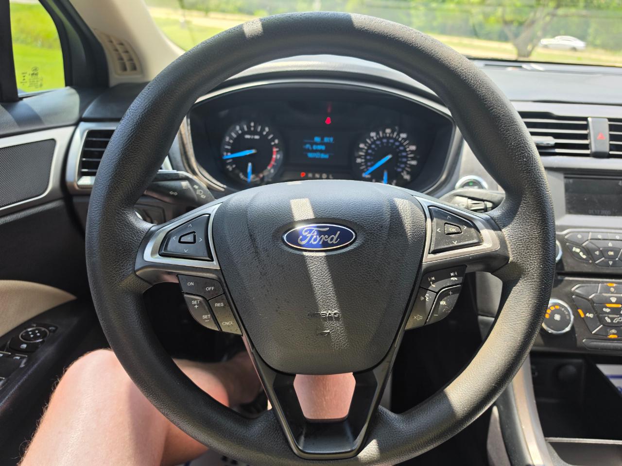 Ford Fusion S 2017