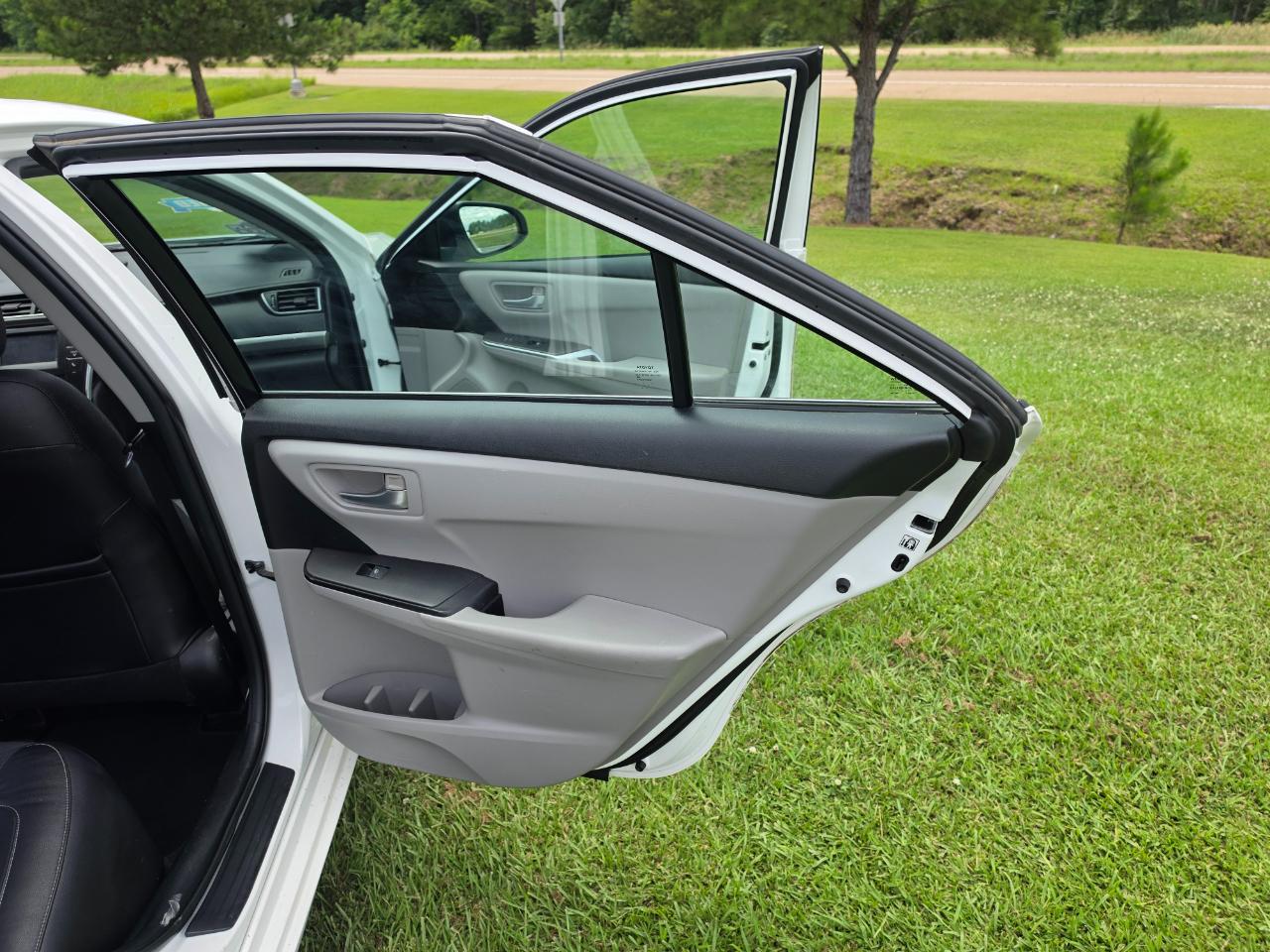 Toyota Camry SE 2015