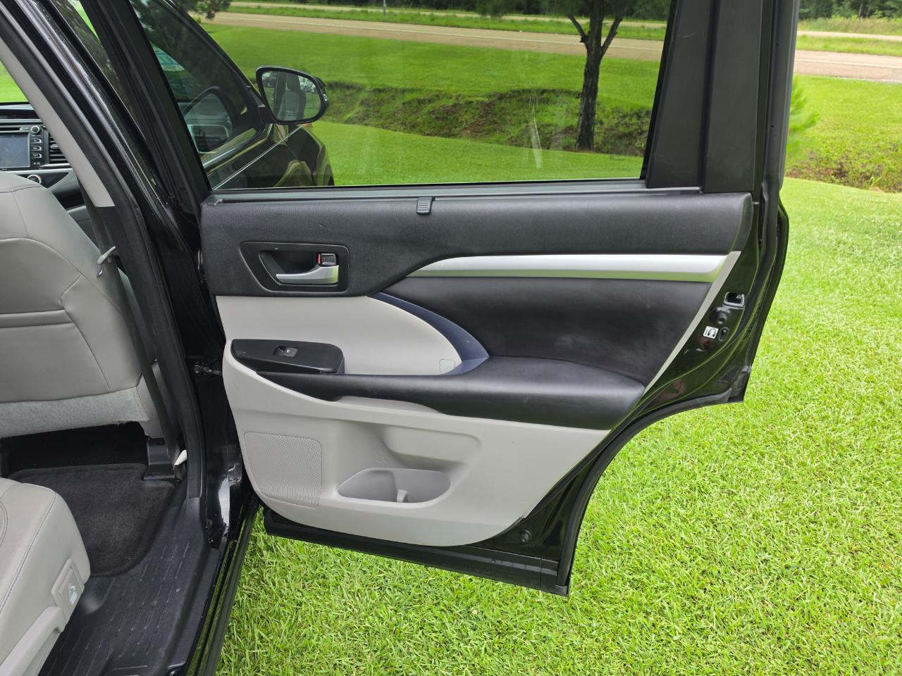 Toyota Highlander XLE AWD V6 2016