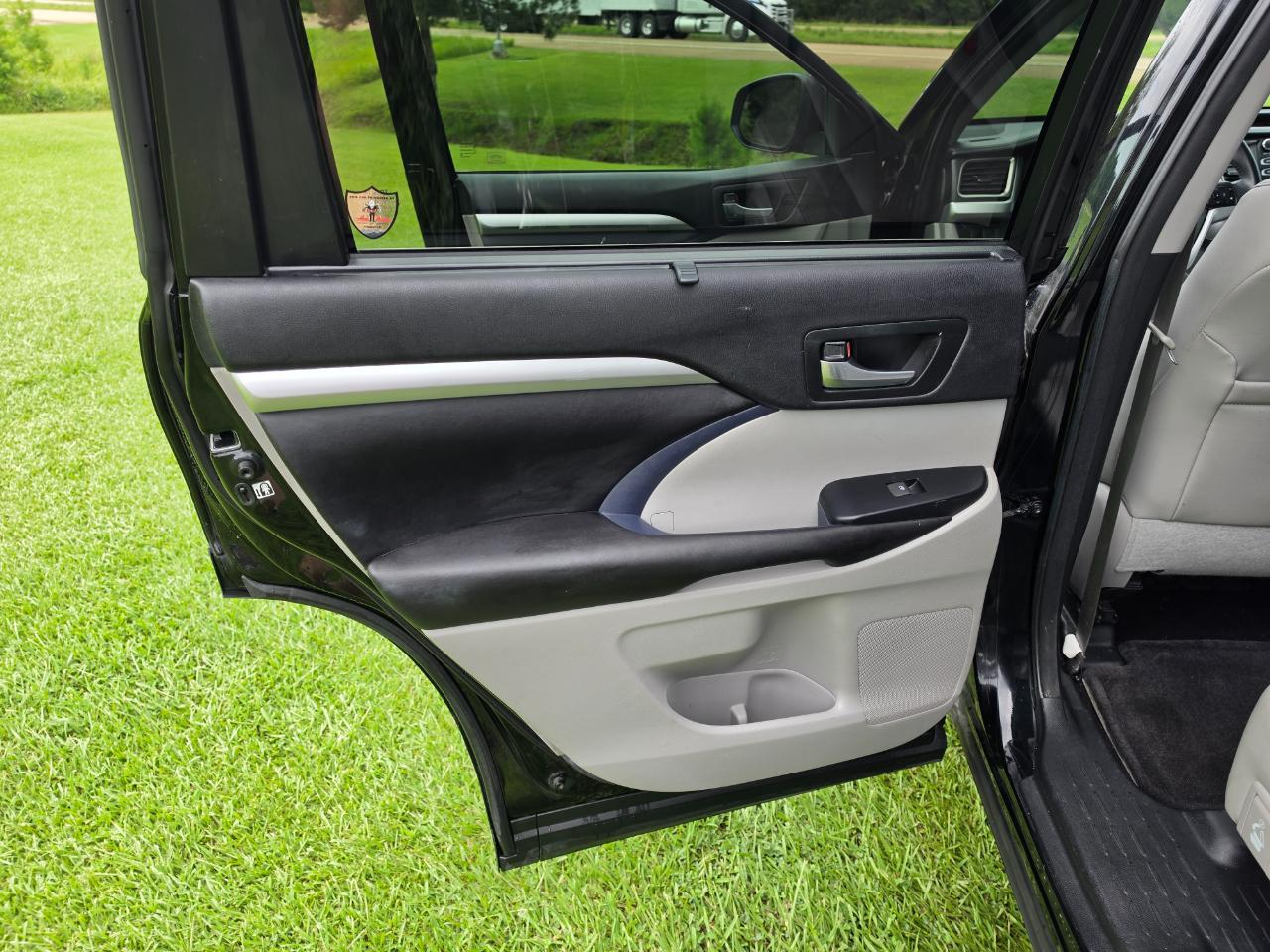 Toyota Highlander XLE AWD V6 2016