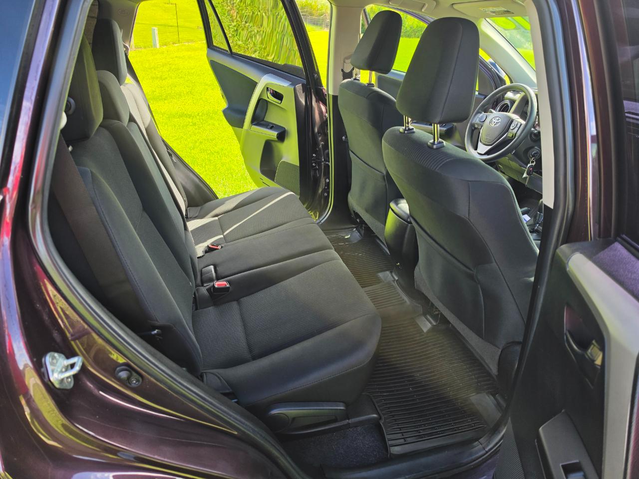 Toyota RAV4 LE FWD 2018