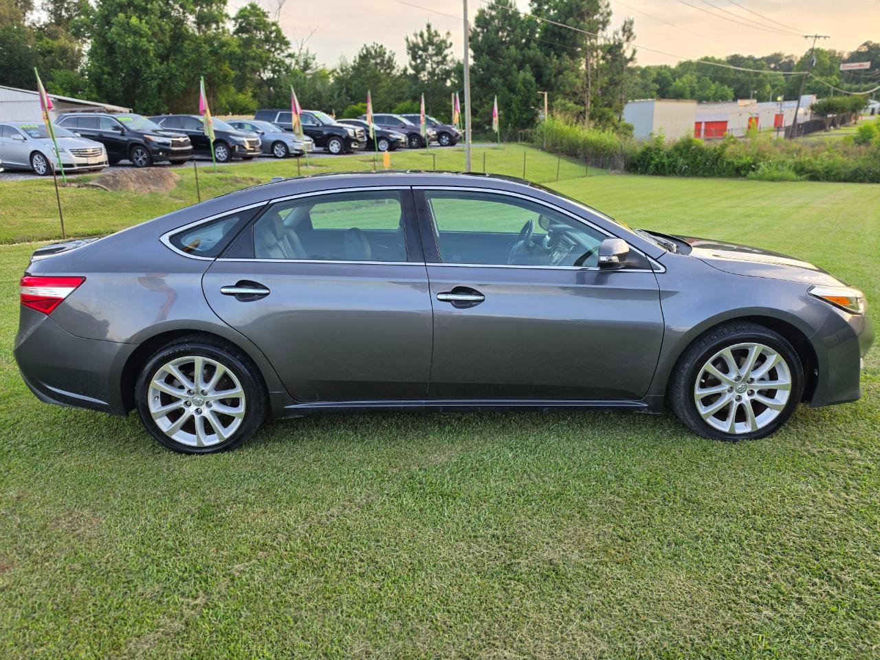 Toyota Avalon XLE Touring 4D Sedan 2013