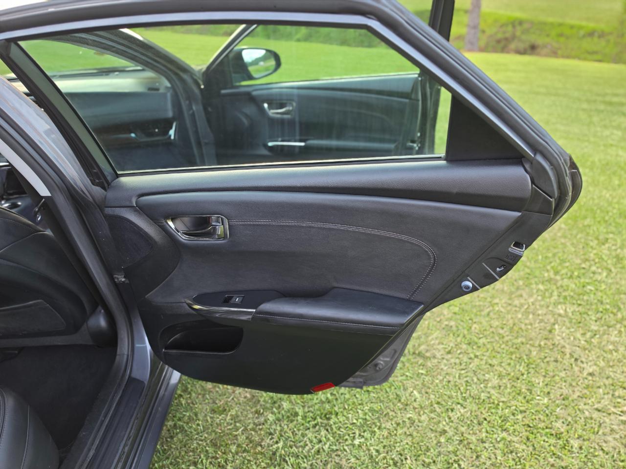 Toyota Avalon XLE Touring 4D Sedan 2013