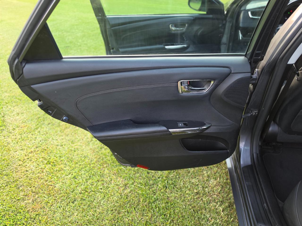 Toyota Avalon XLE Touring 4D Sedan 2013