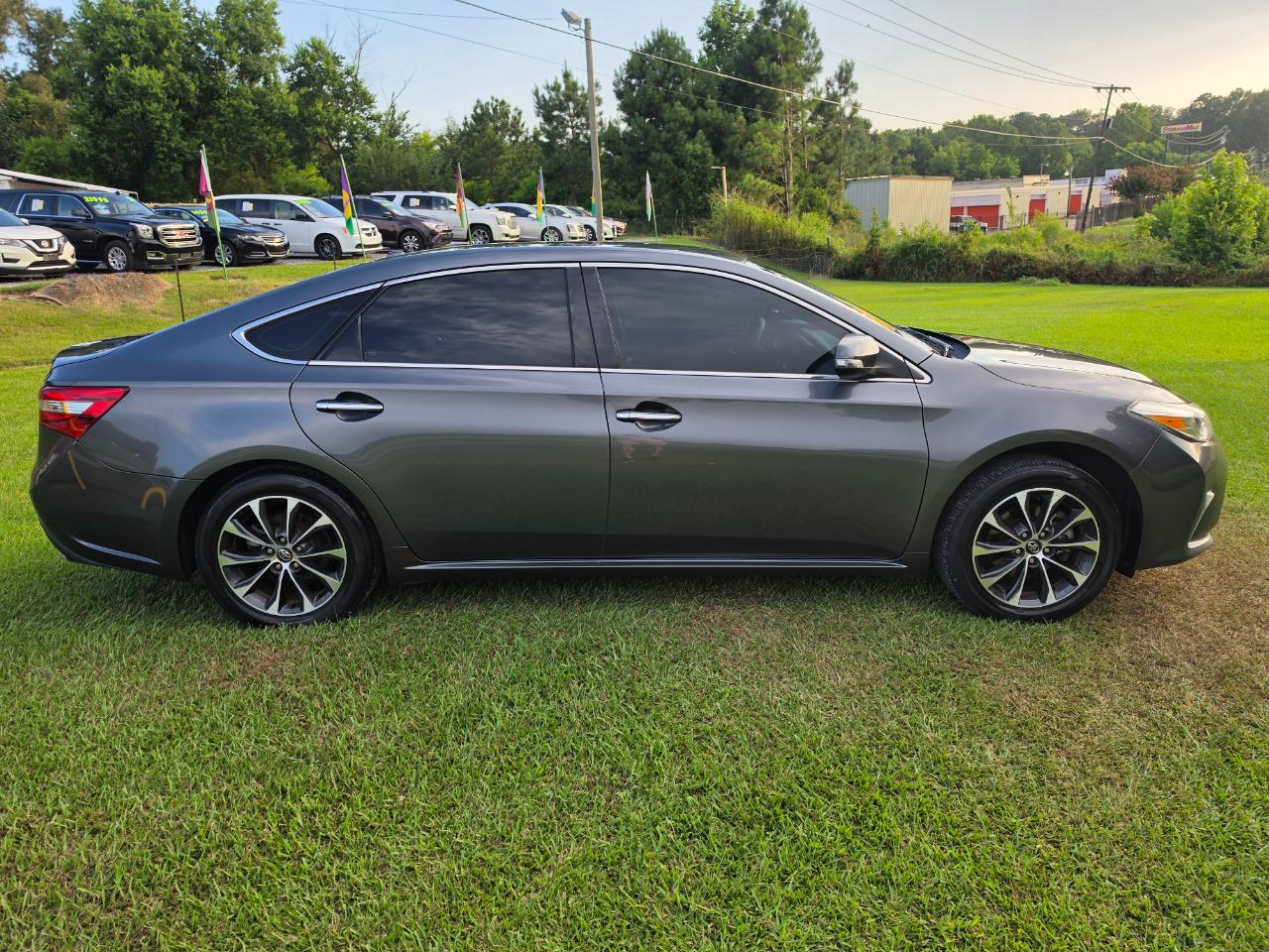 Toyota Avalon XLE Plus 2017