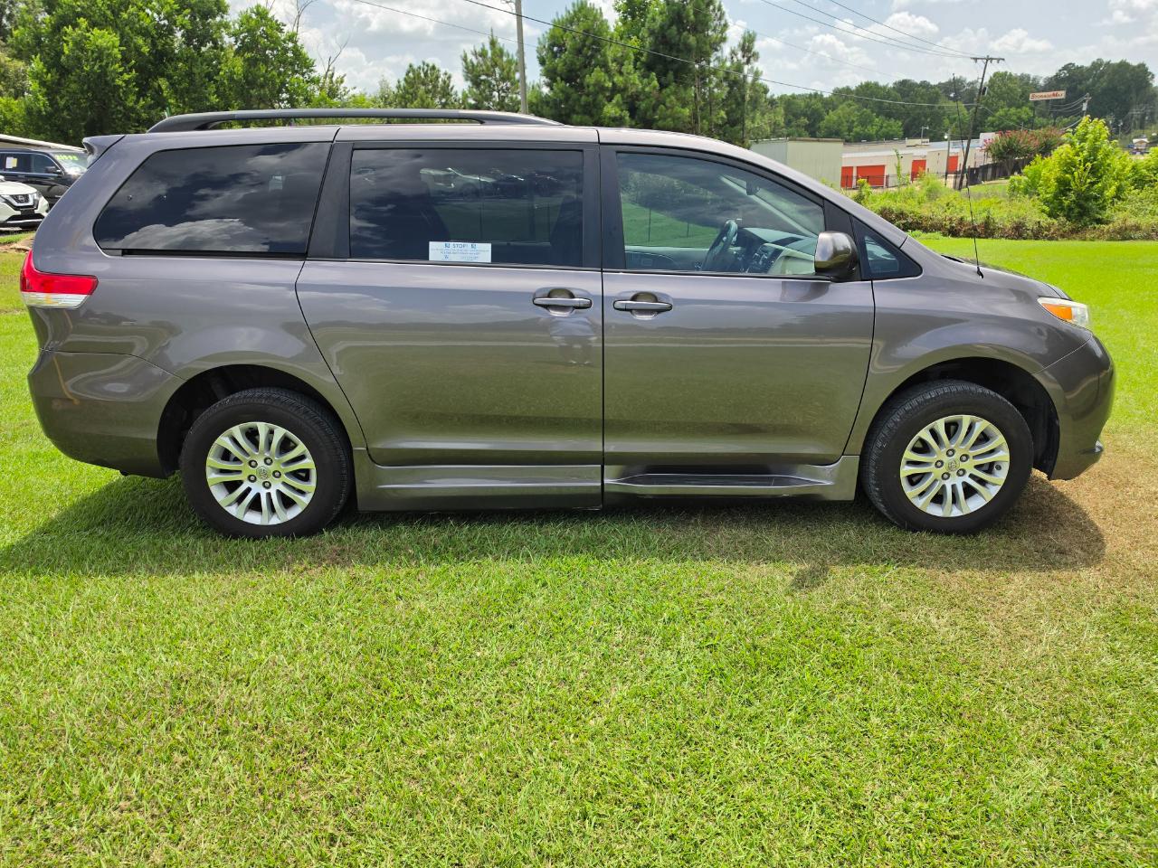 Toyota Sienna  2013