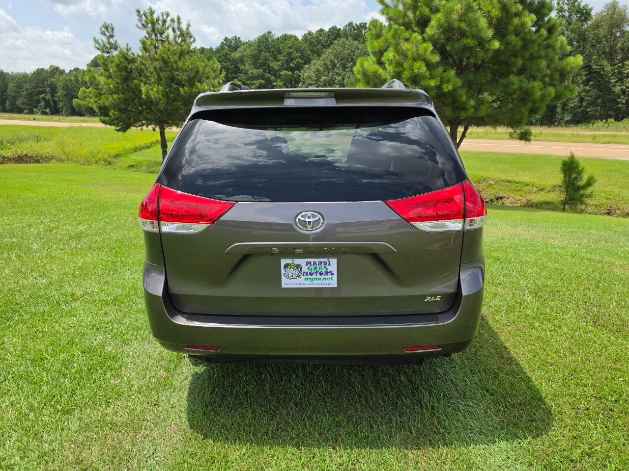 Toyota Sienna  2013