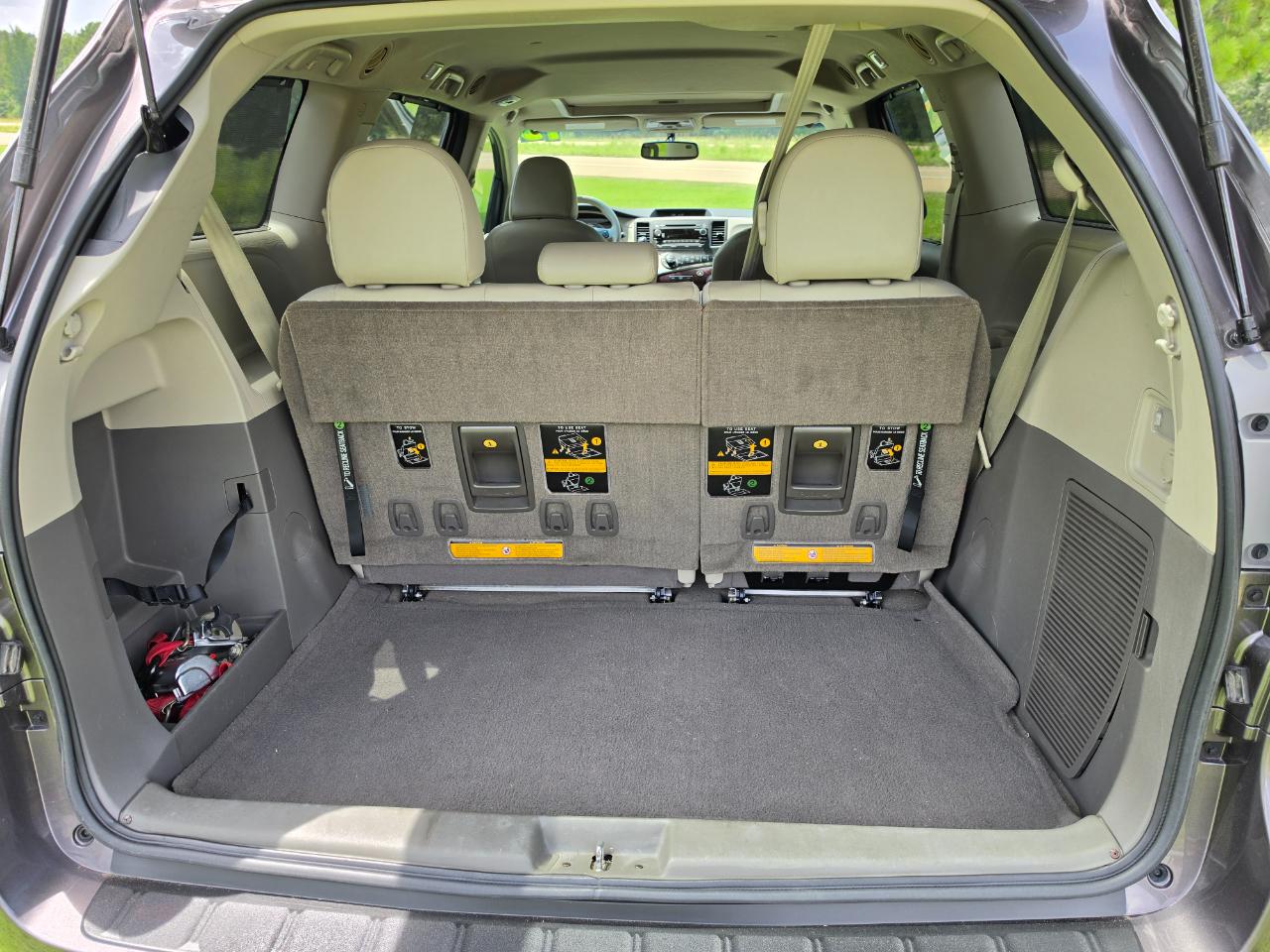 Toyota Sienna  2013
