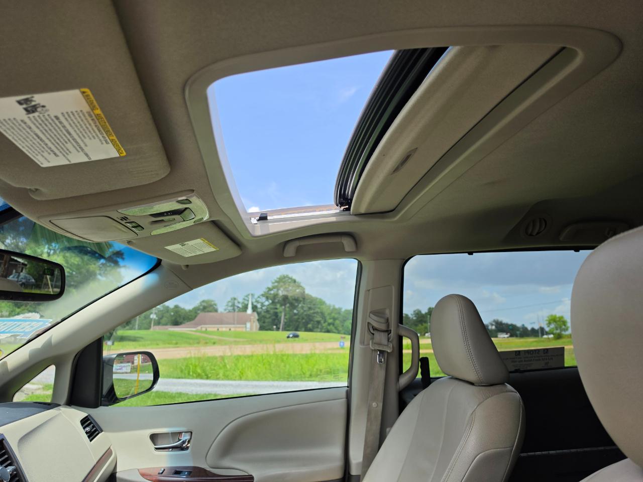 Toyota Sienna  2013