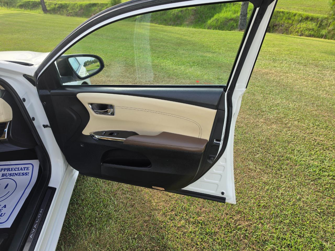 Toyota Avalon XLE 2018