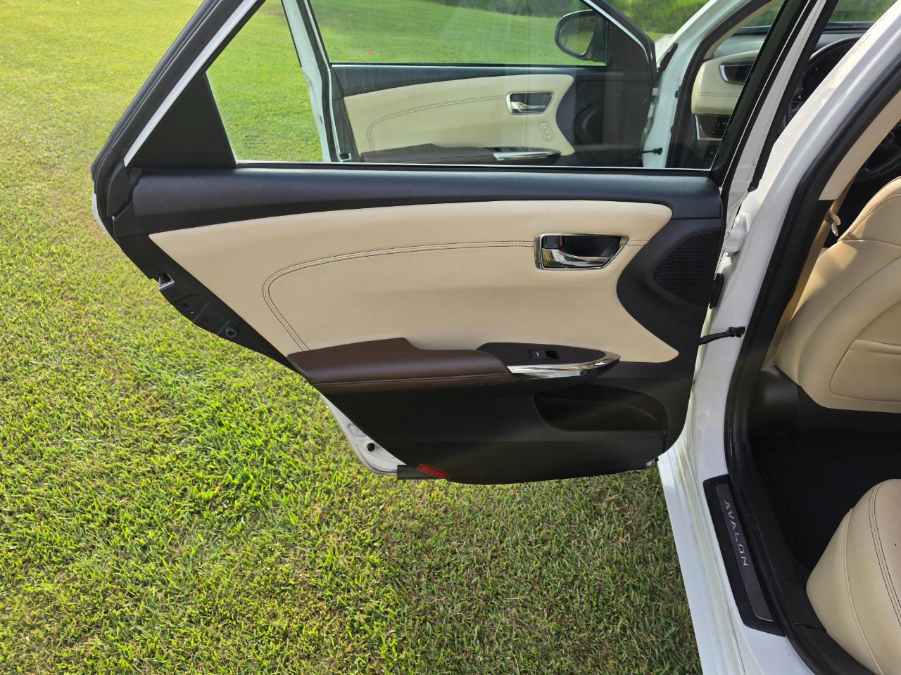 Toyota Avalon XLE 2018