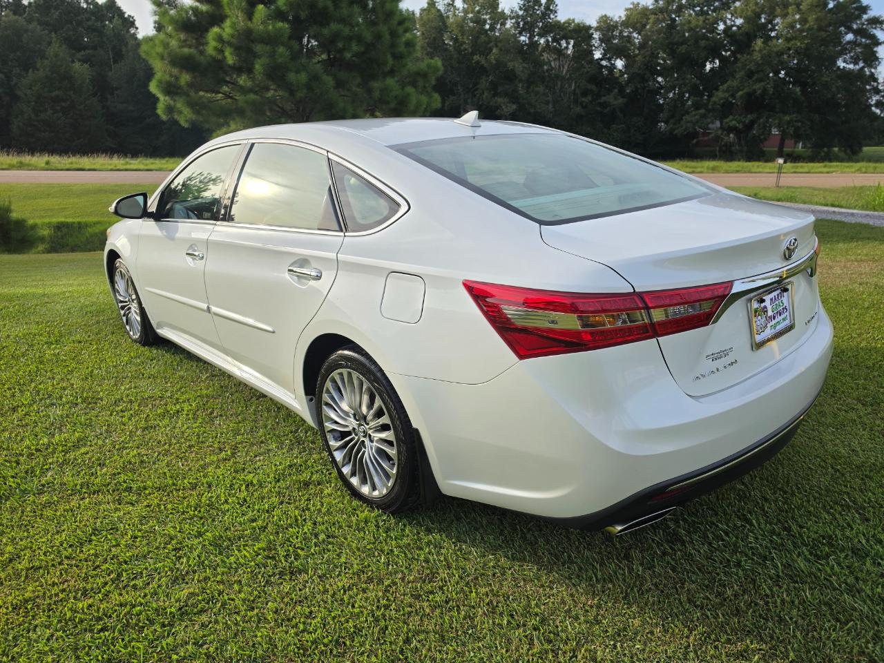 Toyota Avalon XLE 2018